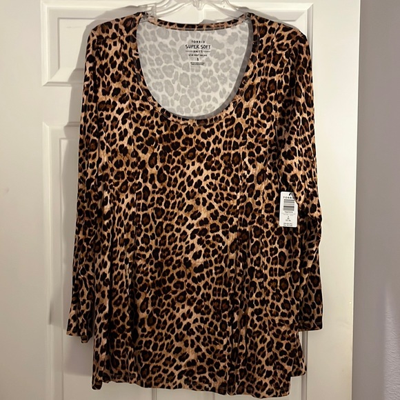 torrid Tops - Torrid Super Soft Long Sleeve Leopard Tee Size 3 (22/24) NWT